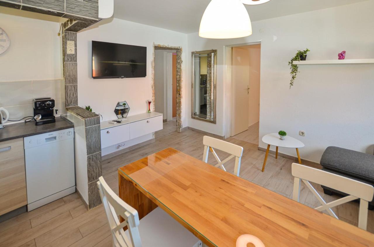 Apartments Iris Rovinj Eksteriør billede